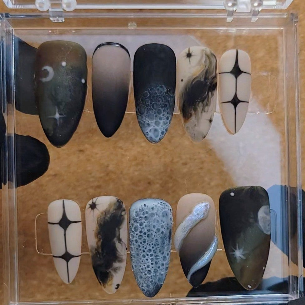 Lunar Venom Press On Nail Set