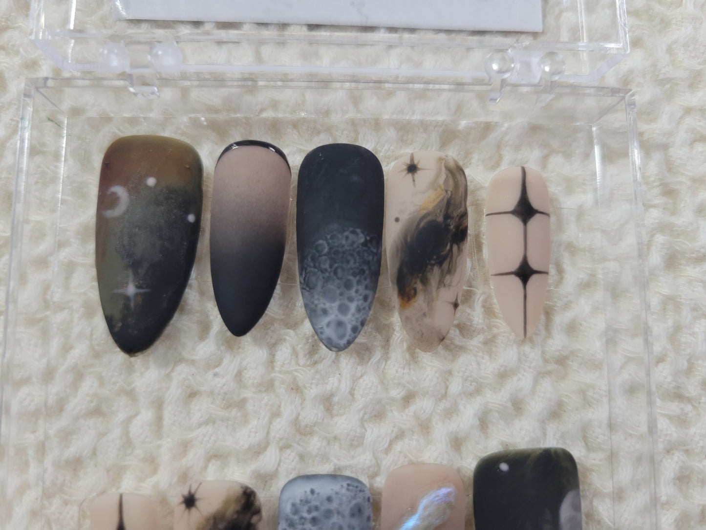 Lunar Venom Press On Nail Set